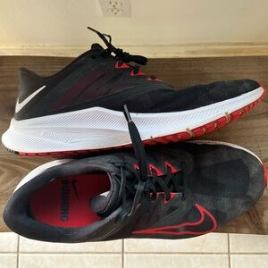 NIKE QUEST Men’s Running Shoes Size 10.5